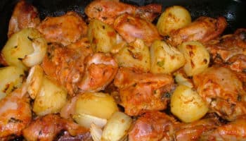 Coxas de frango assada com batata